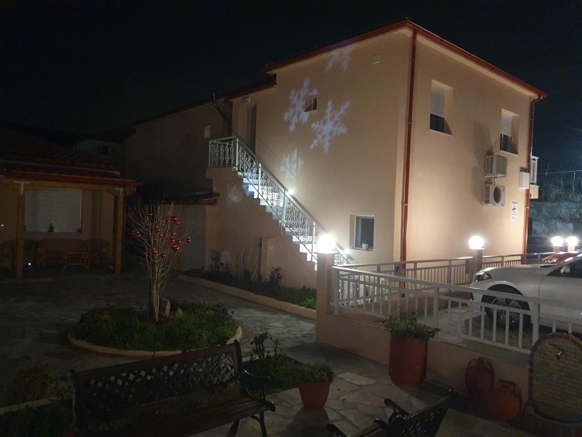 Ferienwohnung Casa Al Mare 2 Peraía Exterior foto